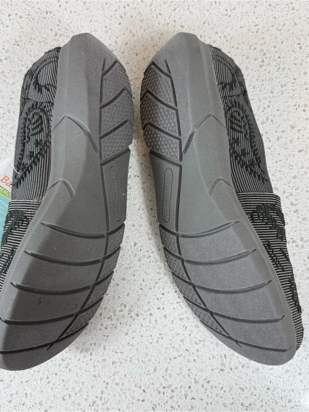 NWT Baretraps Kessie Memory Foam Slip On Comfort Flats Gray Black Womens 6M